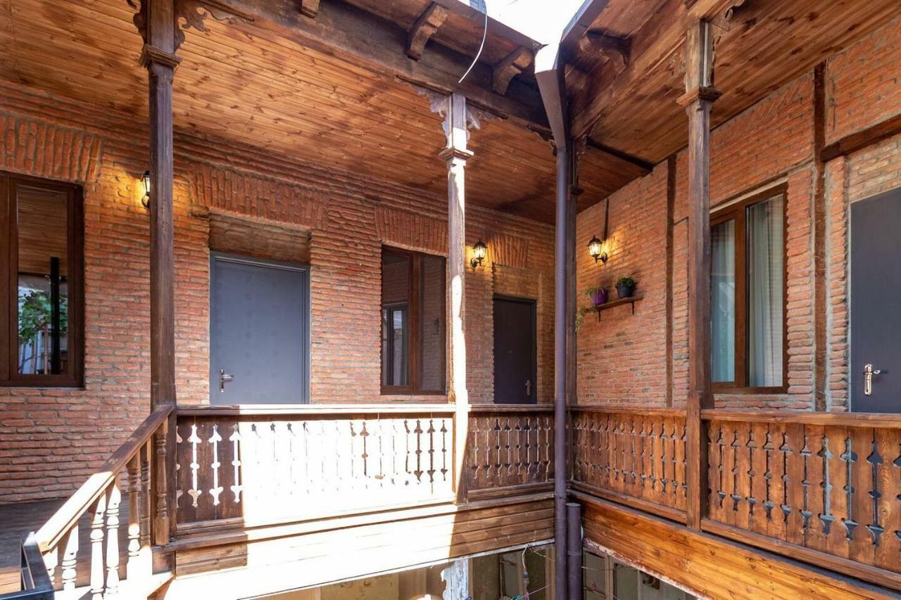 Modern Studio Near Rustaveli Ave - By Wehost Tbilisi Zewnętrze zdjęcie